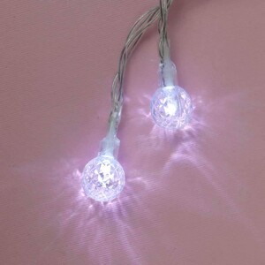 ریسه طرح لامپ کوچک باتری خور دوتایی مهتابی طول 2٫5 متر