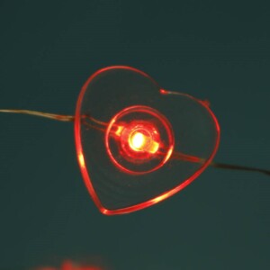 ریسه مفتولی فانتزی طرح قلب قرمز طول 2٫8 متر