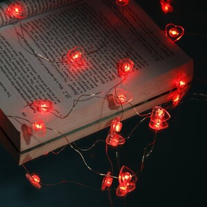 ریسه مفتولی فانتزی طرح قلب قرمز طول 2٫8 متر