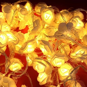 ریسه طرح گل فوم سفید آفتابی طول 9 متر