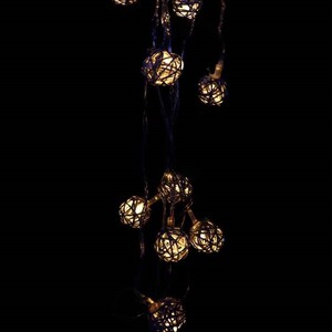 ریسه 10 لامپ طرح گوی چوبی طوسی آفتابی طول 2.5 متر