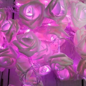 ریسه طرح گل سفید فومی صورتی طول 9 متر