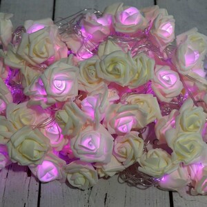 ریسه طرح گل سفید فومی صورتی طول 9 متر