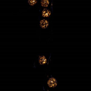 ریسه طرح گوی چوبی سفید آفتابی طول 2.5 متر