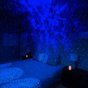 رقص نور اسپیکر دار Starry Projector + ریموت کنترل