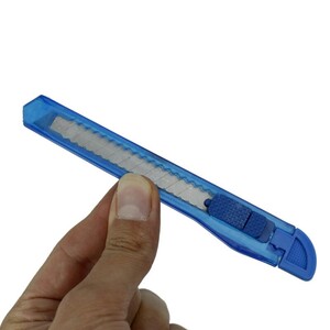 کاتر پلاستیکی کوچک بسته 12 عددی