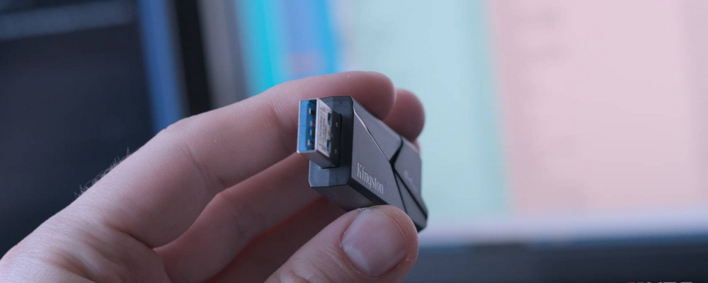 چرا USB هیچ‌وقت بار اول جا نمی‌رود؟