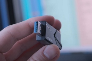 چرا USB هیچ‌وقت بار اول جا نمی‌رود؟