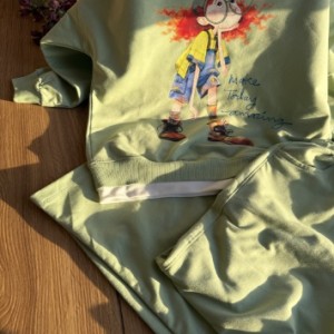 بلوز شلوار دختر عینکی