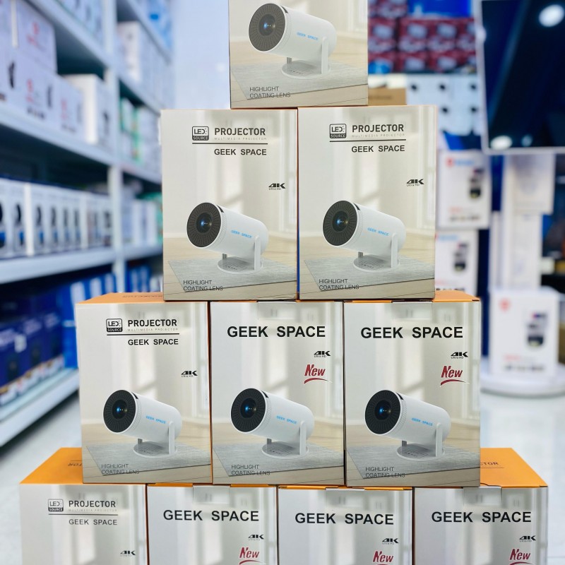 ویدئو پروژکتور مدل HY300 geek space