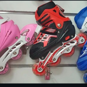 اسکیت قابل تنظیم آموزشی برند OUSHEN سایز 31-34 رنگ قرمز همراه با ست ایمنی و کیف حمل