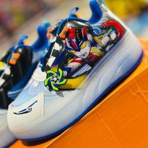 کفش و کتونی  اسکیتی پسرانه  مدل قهرمانان  چراغدار