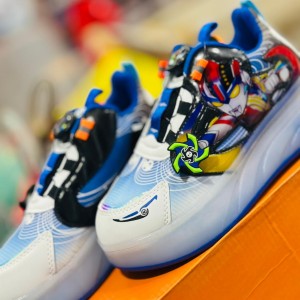 کفش و کتونی  اسکیتی پسرانه  مدل قهرمانان  چراغدار