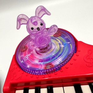 خرگوش و پیانو موزیکال