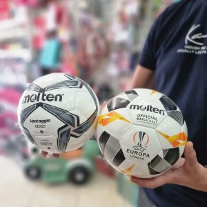 توپ فوتبال molten