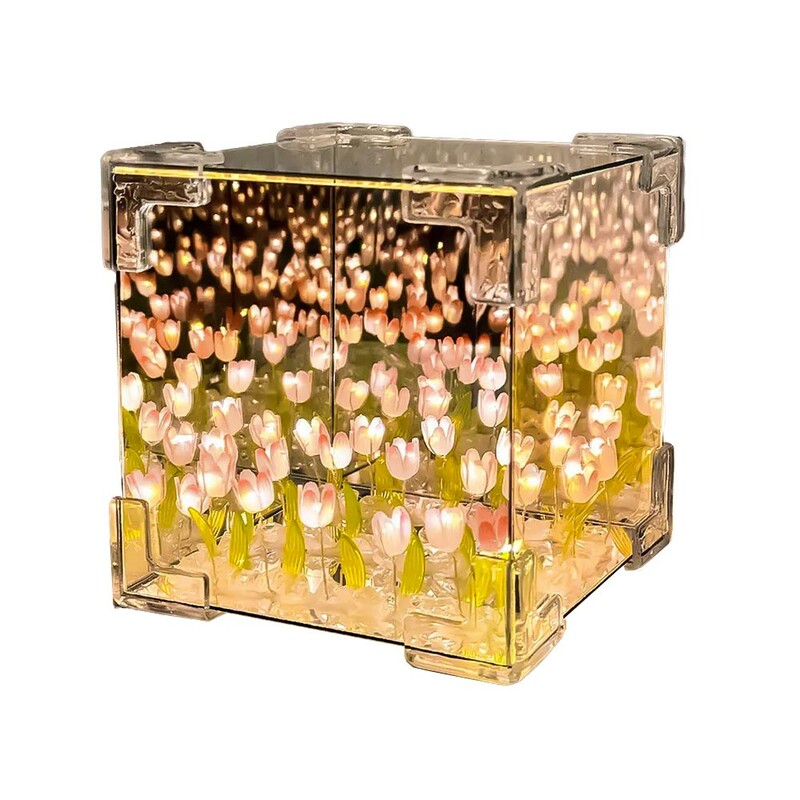 مکعب دشت لاله بی نهایت Infinite Tulip Plain Cube