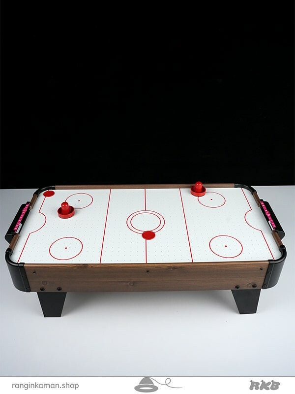 ایر هاکی روی میز برقی Air hockey on an electric table