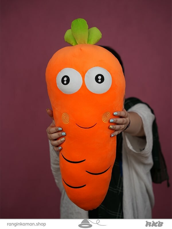 عروسک هویج خوشحال متوسط Medium happy carrot doll