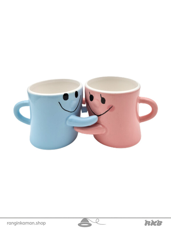 ماگ خانواده بغل کرده