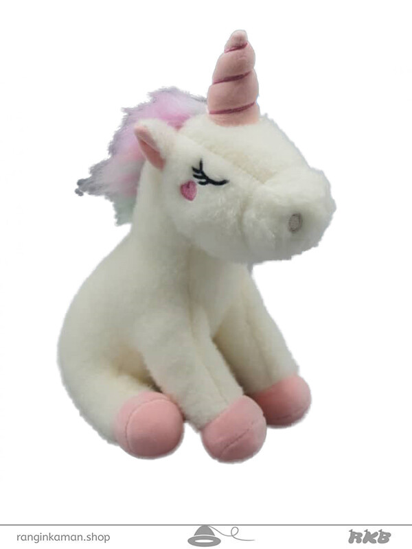 عروسک تک شاخ نشسته چشم بسته