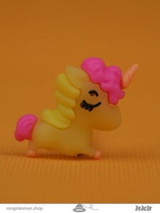 سرمدادی فانتزی سیلیکونی طرح یونیکورن خوابیده پروازی Fantasy silicone earring with flying sleeping unicorn design