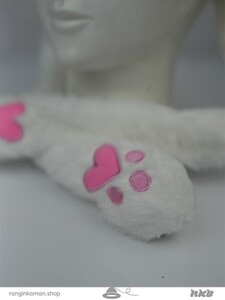 عروسک کلاه پمپی گوش متحرک سفید White moving ear pompom hat doll