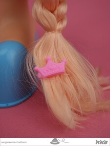 عروسک السا با اکسسوری مو Elsa doll with hair accessory