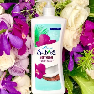 لوسیون بدن (ST.IVES)  SOFTENING (عصاره نارگیل و ارکیده)
