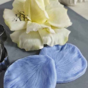 وینر سیلیکونی گل رز کد 3 برای ساخت شمع‌های با جزئیات دقیق و حرفه‌ای