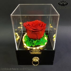 باکس گل کشویی گل رز جاودان قرمز  با چراغ کد 411