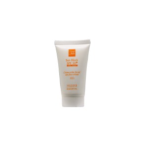 کرم ضد آفتاب پوست چرب تگودر (SPF50)
