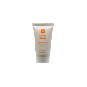 کرم ضد آفتاب پوست نرمال تا خشک تگودر (SPF50)