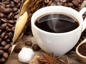 قهوه می‌تواند شما را متمرکزتر کند اما خلاق‌تر نمی‌کند، چرا؟!