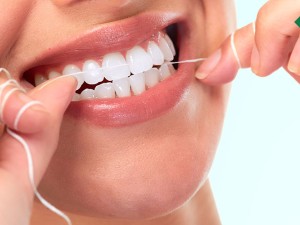 نخ دندان چیست؟ نحوه استفاده از نخ دندان را بیاموزید.