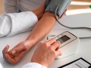 معرفی 7 درمان خانگی برای کنترل کردن فشار خون بالا