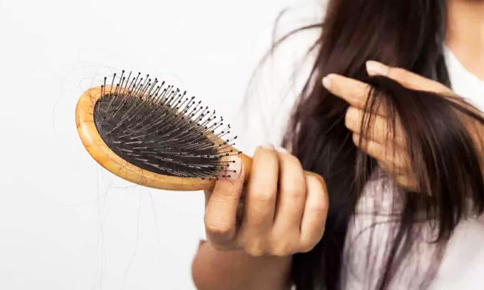 نحوه‌ی تاثیر بیوتین در جلوگیری از ریزش مو