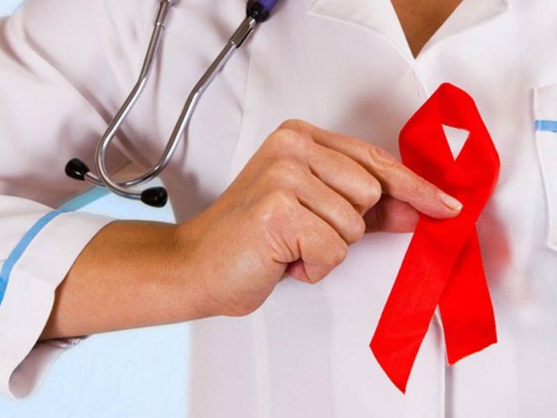 زمان مراجعه به پزشک در مورد HIV