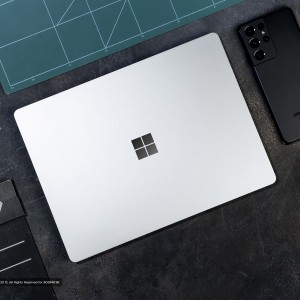 لپ‌تاپ استوک لمسی 12.4 اینچی Microsoft Surface Laptop Go  Core i5  8GB RAM  256GB SSD  رزولوشن 2K