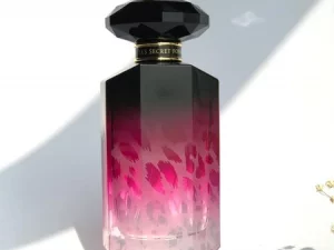 عطر و ادکلن زنانه فوربیدن برند ویکتوریا سکرت  (  Victoria's Secret -  FORBIDDEN )