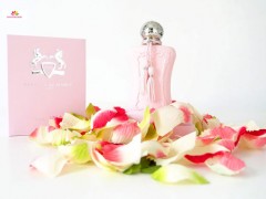 عطر زنانه دلینا برند پارفومز د مارلی  (  PARFUMS DE MARLY  -  DELINA  )