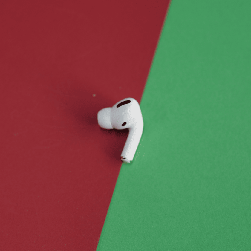 ایرپاد پرو تک گوش سمت راست