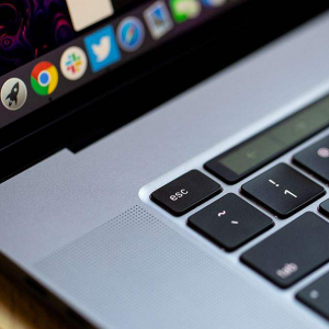 مک بوک پرو 16 اینچی مدل MVVM2 2019 همراه با تاچ بار