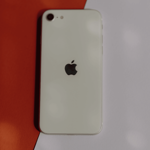 آیفون SE  - ظرفیت 128 گیگابایت - سفید  - کارکرده