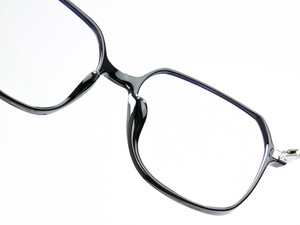 عینک ضد اشعه دسته های منحنی با الاستیک بالا