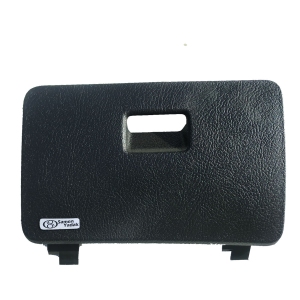 درب جعبه فیوز داخل اتاق کوییک