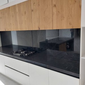 سنگ گرانیت مشکی (نطنز تویسرکان) برای کانتر