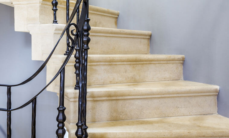 چه سنگی برای راه پله مناسب است؟