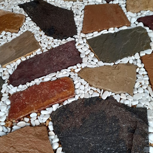 مزایای خرید قلوه سنگ برای کف حیاط