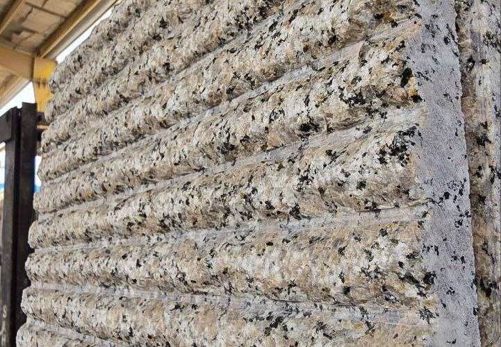استحکام و زیبایی در هر گام  با سنگ گرانیت کف