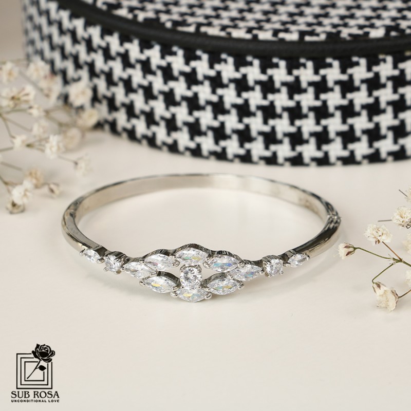 دستبند النگویی سواروسکی المنتس O-13074